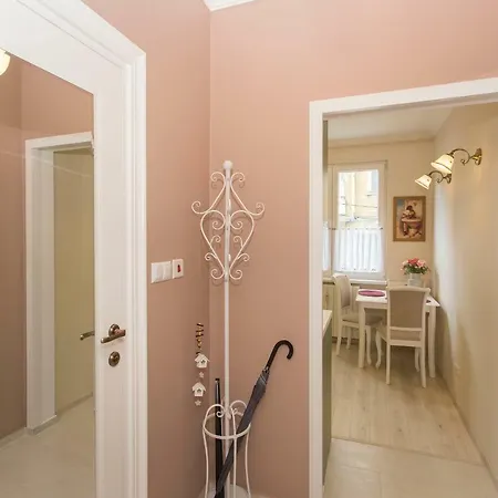 Romance And Cosy In The Heart Of Apartment *