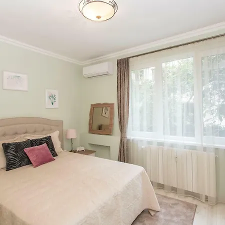 Romance And Cosy In The Heart Of Apartment Sofia
