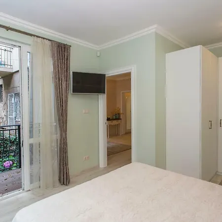 Romance And Cosy In The Heart Of *