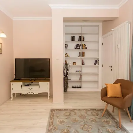 Romance And Cosy In The Heart Of Appartement Sofia
